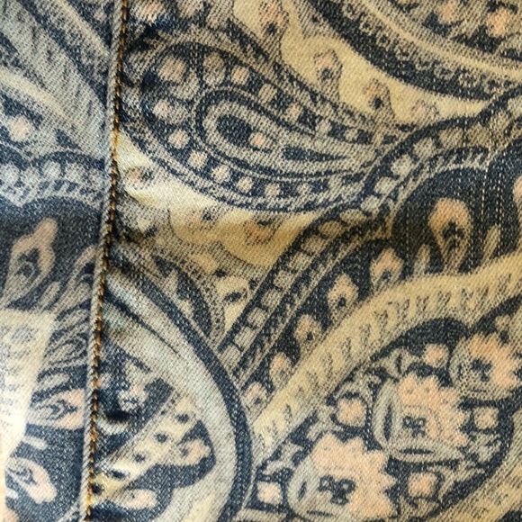 AEO Paisley Print Light Wash Denim Jeggings - Picture 2 of 4